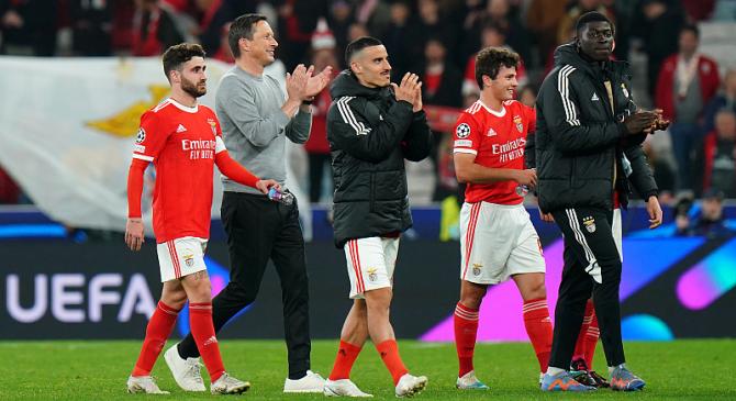 包含赛地聚焦——荷甲今晚热度飙升，底特律活塞扳平良机，底气十足，球队文化再被提及的词条